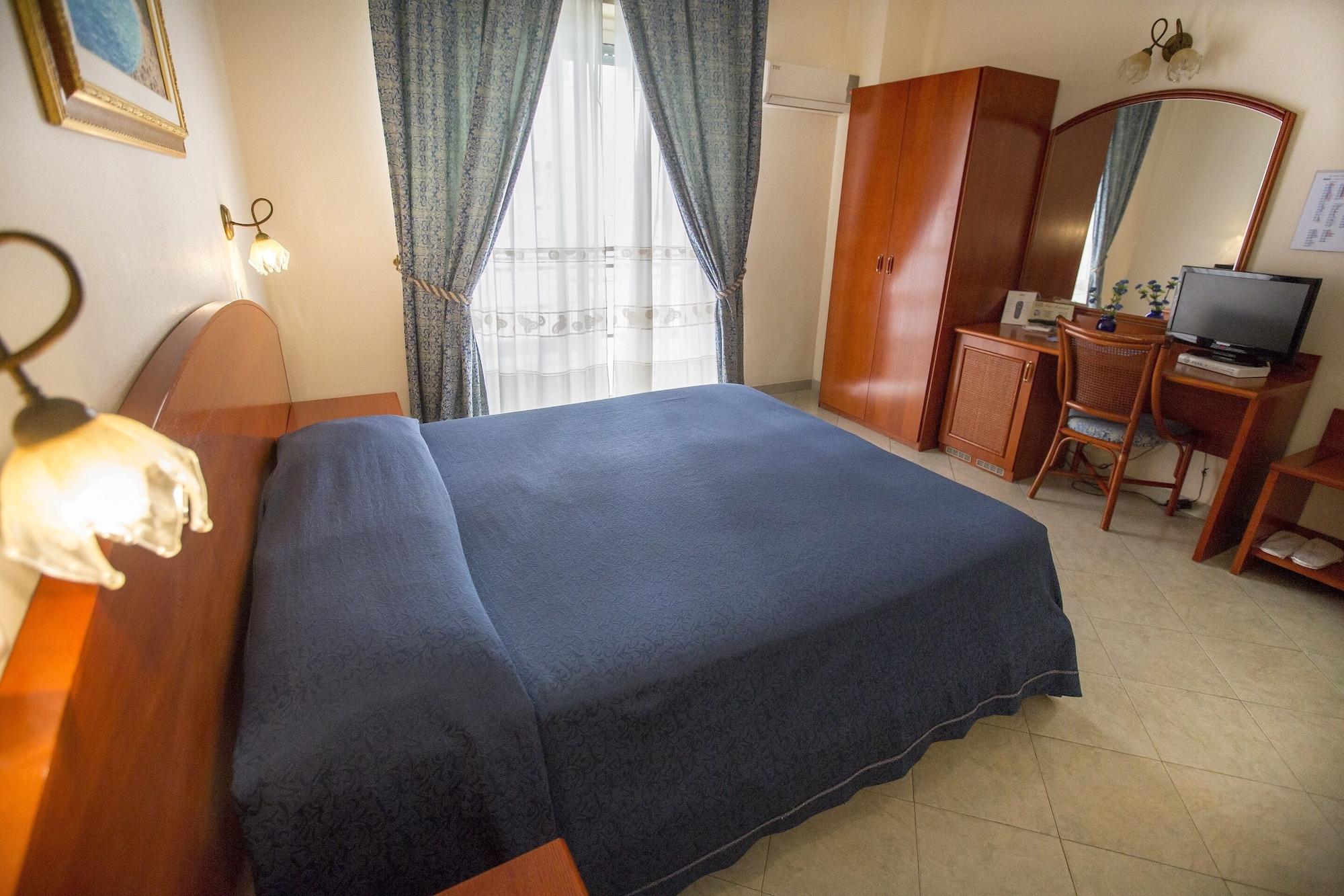 Hotel Mediterraneo Cefalu Bagian luar foto