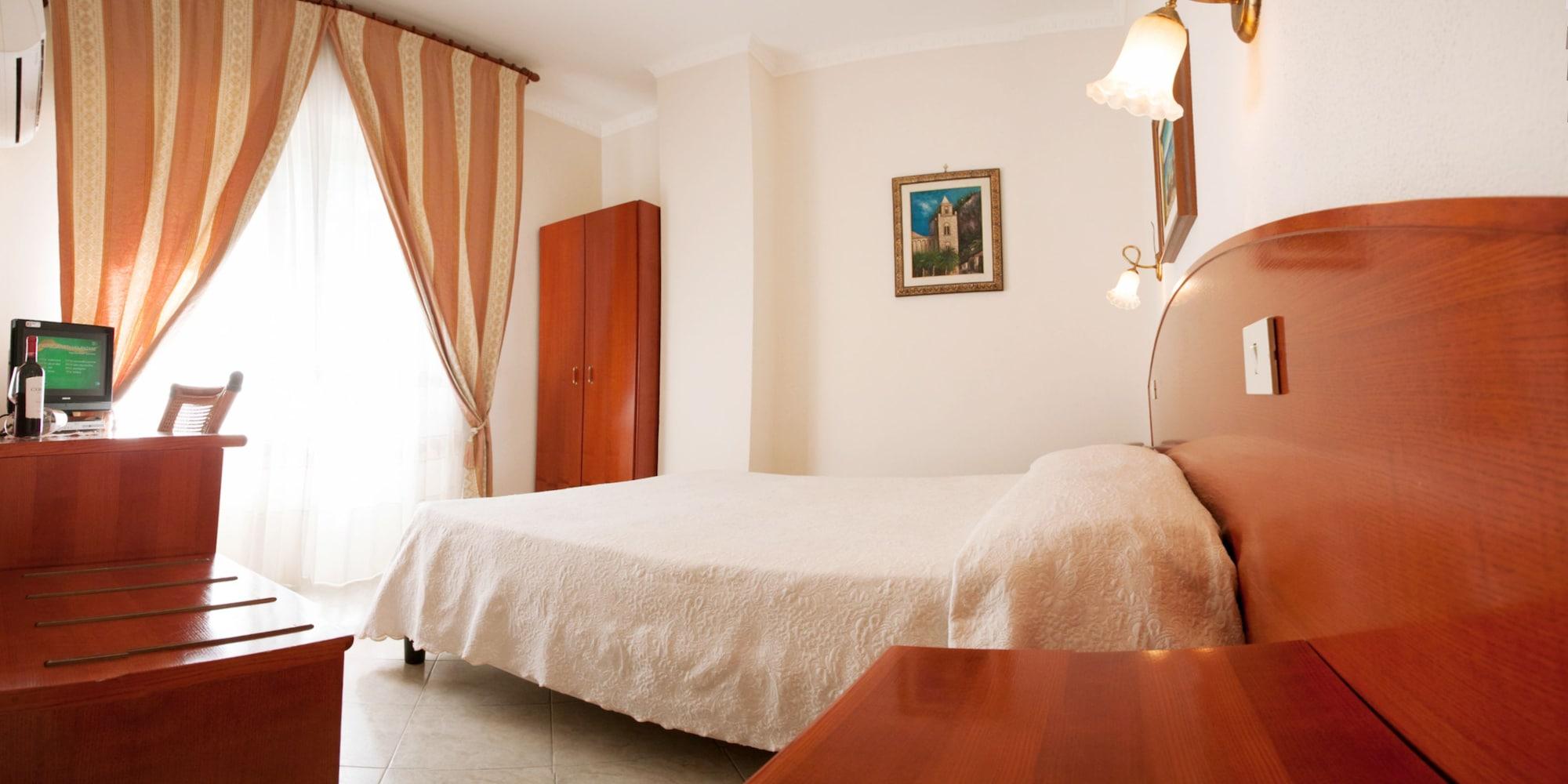 Hotel Mediterraneo Cefalu Bagian luar foto