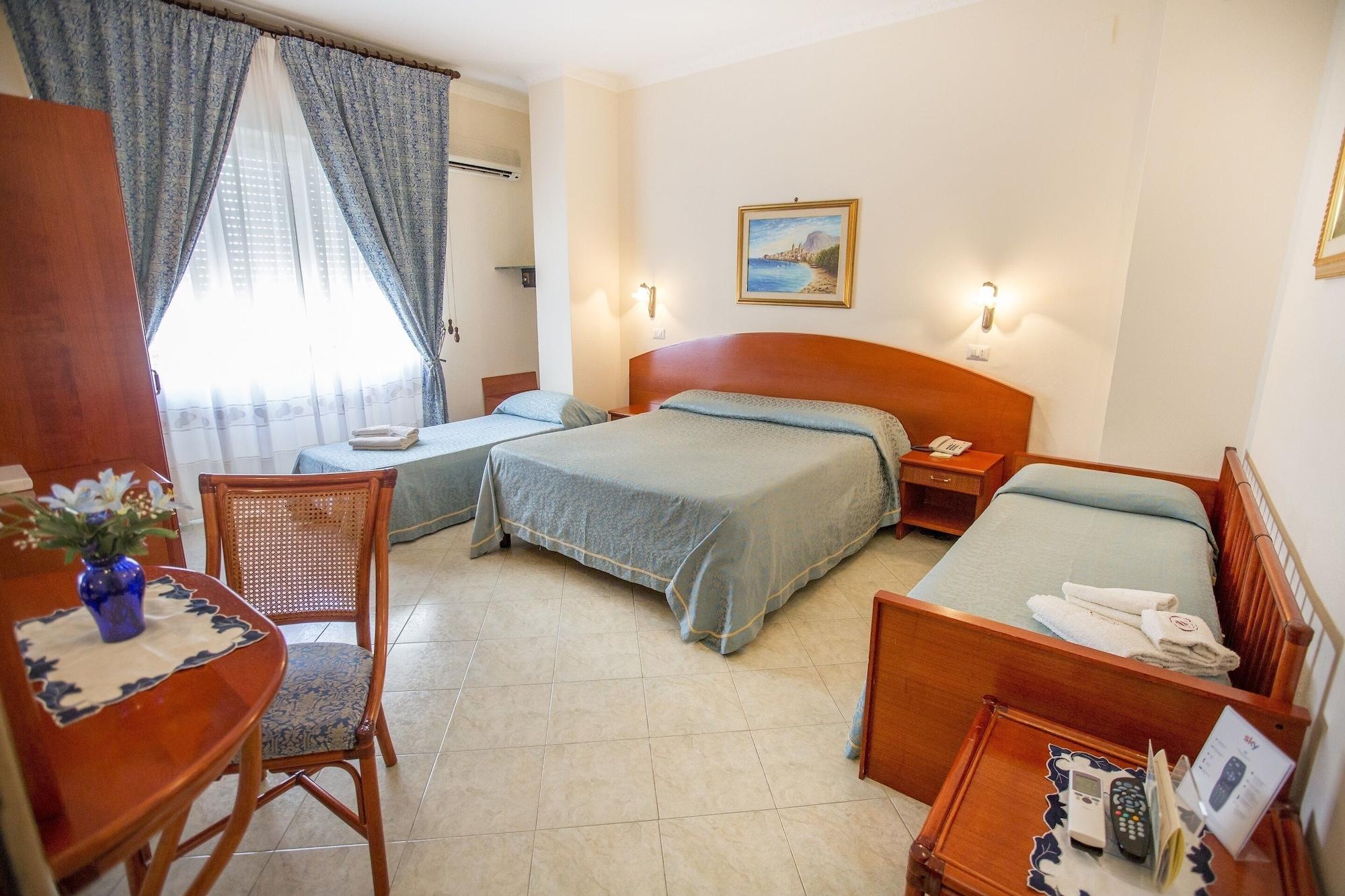 Hotel Mediterraneo Cefalu Bagian luar foto