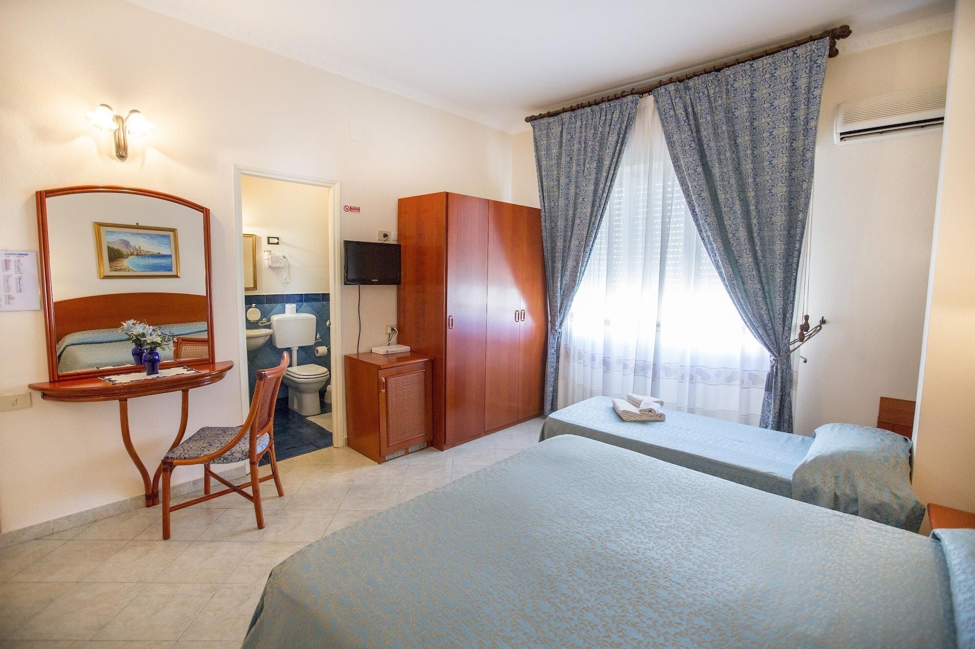 Hotel Mediterraneo Cefalu Bagian luar foto