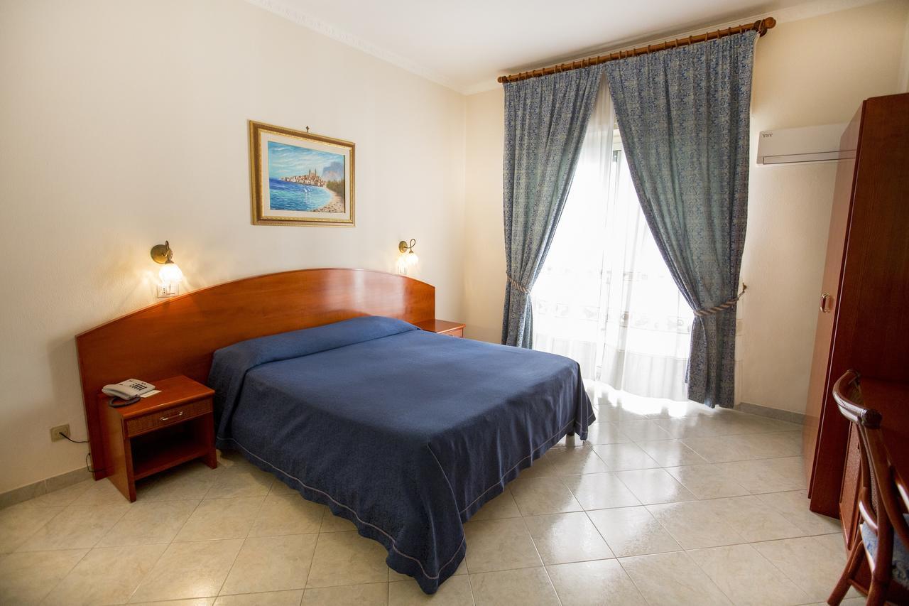 Hotel Mediterraneo Cefalu Bagian luar foto