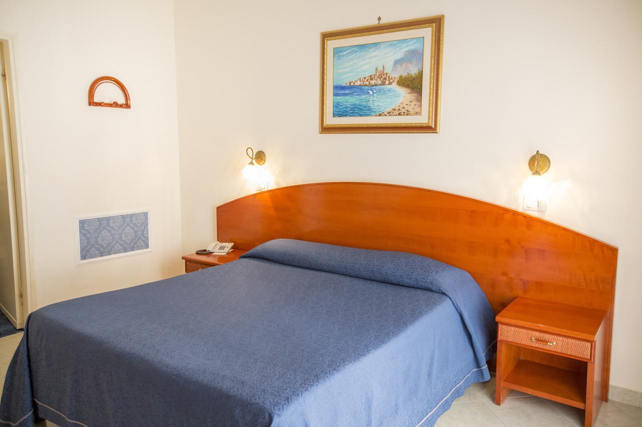 Hotel Mediterraneo Cefalu Bagian luar foto