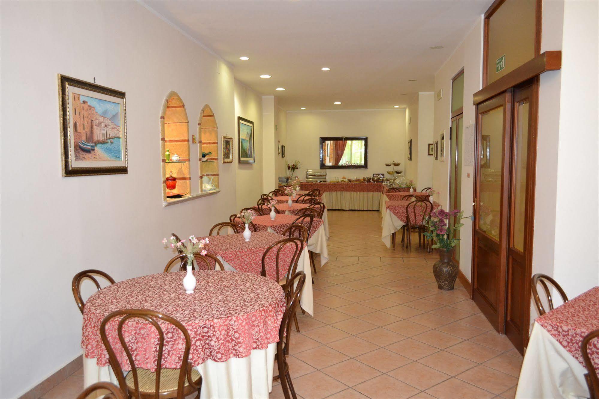 Hotel Mediterraneo Cefalu Bagian luar foto