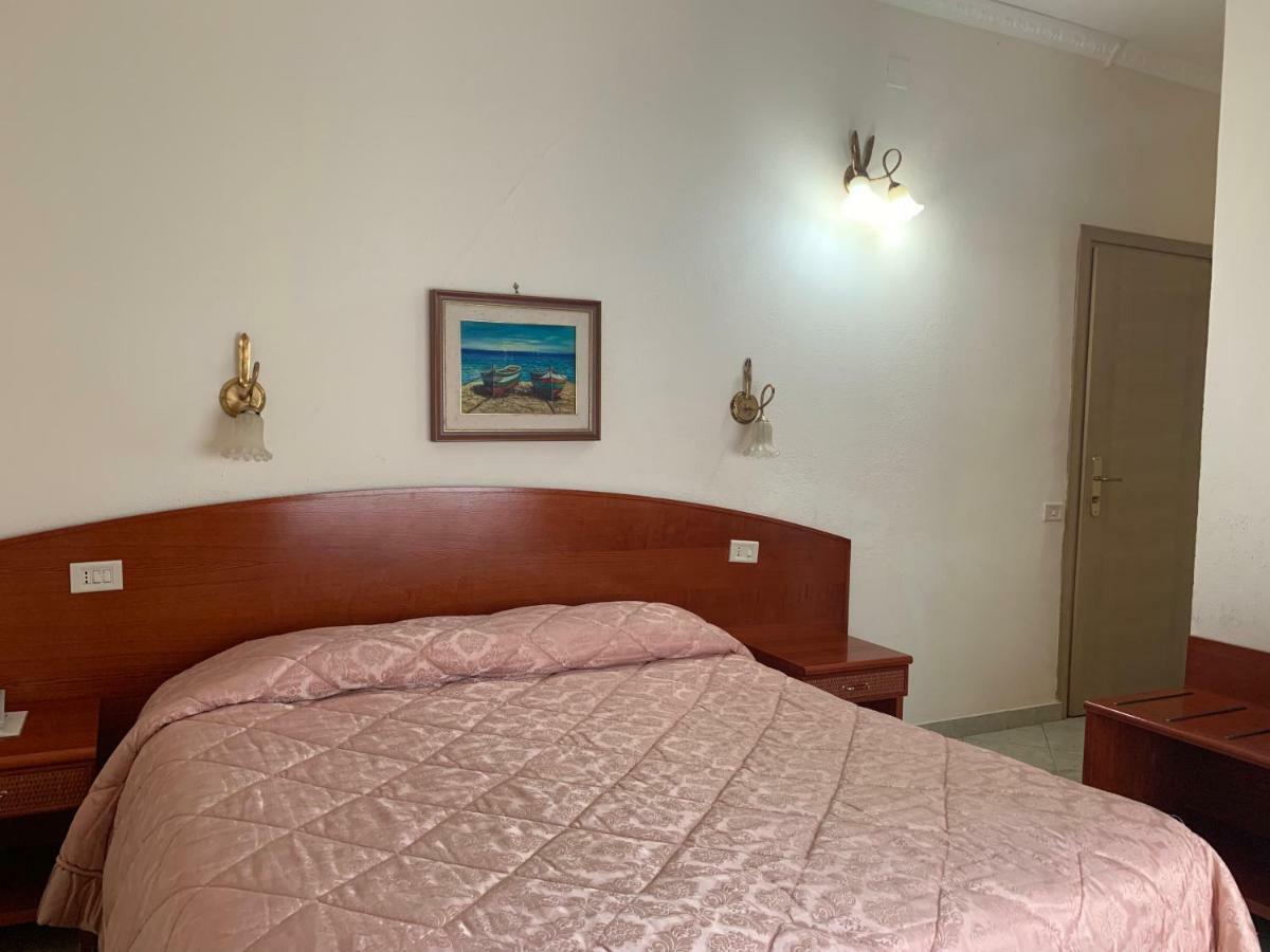 Hotel Mediterraneo Cefalu Bagian luar foto